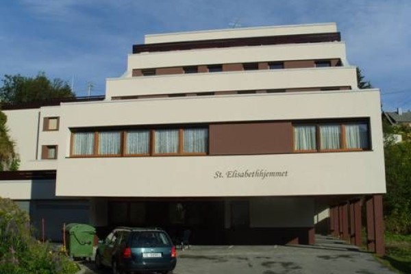 Wykonanie elewacji domu opieki St. Elisabethjemmet w Tromso, Norwegia